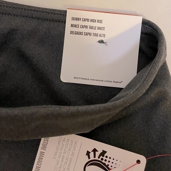 NWT Reebok Graphic High Rise Capri Performance Leggings Charcoal Gray Size Small - Picture 10 of 12